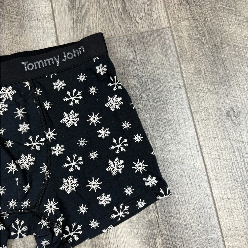 Tommy John Black Snowflake Underwear‎